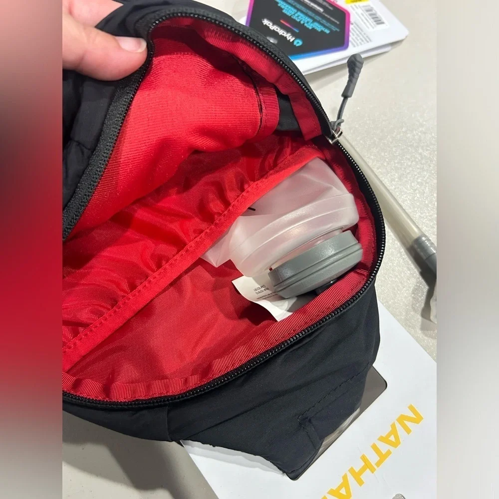 Nathan Limitless Run 8 L Hydration Sling Bag Backpack Black Red NWT Water Vest